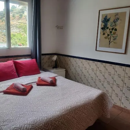 Palmera, Sleeping 6, Sea View, Villa Arenas (Malaga)